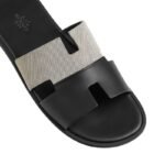 Hermes Izmir sandal Prunoir Noir - Image 4